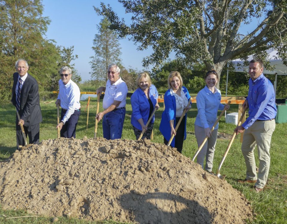 Lisa Kelley and Winter Garden officials at project groundbreaking